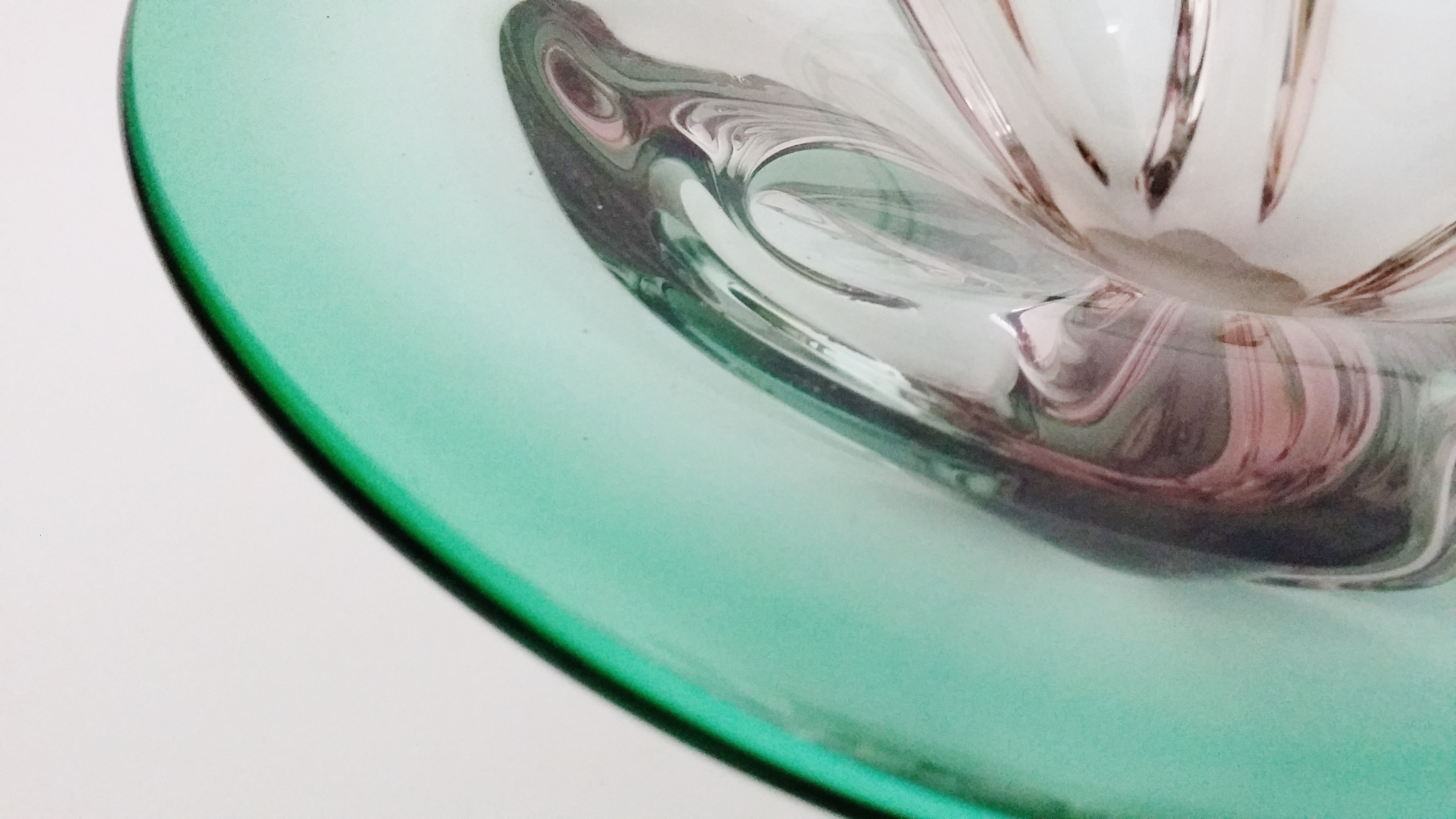 Glass bowl